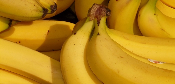 Bananas are one of the best superfoods for weight loss